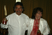 Los hermanos Angel e Isabel Parra recibieron los Apes a Mejor biografía o visión histórica 2006 y Mejor producción 2006, respectivamente.