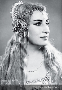 Nora López, soprano chilena en el rol de Desdémona, en Otello de Verdi