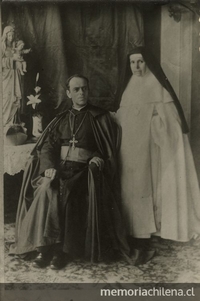Carmen Sánchez Fontecilla, monja del Buen Pastor y su primo, Obispo de La Serena, ca. 1890