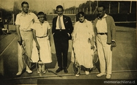 Jugadores de la final del doble mixto en las canchas del International Tennis Club, 1923