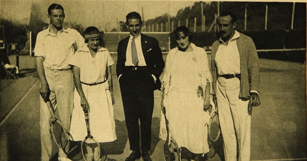 Jugadores de la final del doble mixto en las canchas del International Tennis Club, 1923