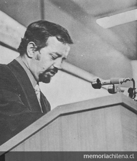 Armando Cassigoli, delegado chileno en el "Tercer Simposio contra el genocidio Yanqui en Vietnam y su extensión a Laos y Cambodia", Cuba, 1971.