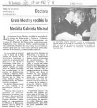 Doctora Grete Mostny recibió la medalla Gabriela Mistral.