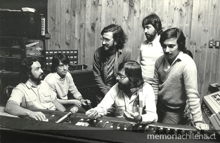 Sesión en estudio de grabación del Sello Alerce. Casete de Eduardo Peralta. 1983.