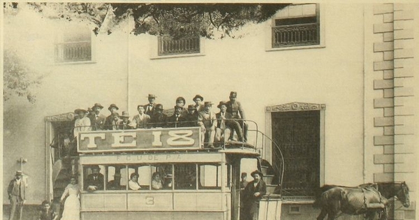 Pie de foto: Ferrocarril urbano de Playa Ancha, 1900En: Patrimonio  Cultural (15): 14, septiembre, 1999.
