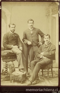 Pie de foto: Retrato de hombres, c. 1880.