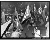  Pie de Foto: Jóvenes socialistas en asamblea.