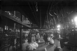 Pie de foto: Fábrica de tejidos, Puente Alto. 1928
