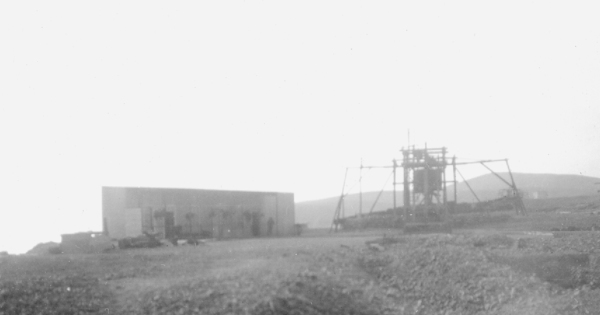 Vista del exterior de una mina, 1890