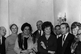 Juvencio Valle junto a Matilde Ladrón de Guevara