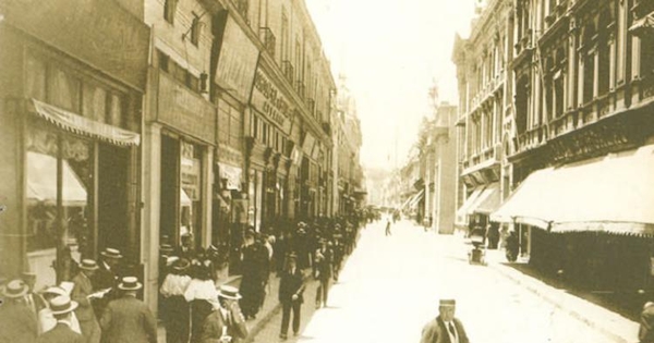 Calle Huérfanos, Chile, hacia 1915