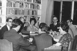 Roque Esteban Scarpa, en el Centro de Investigaciones de Literatura Comparada de la Universidad de Chile, hacia 1966