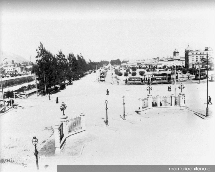 Vista de la Estación Mapocho hacia el terminal de tranvías, construida en 1912