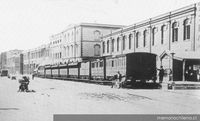 Ferrocarril en calle Errázuriz. Valparaíso