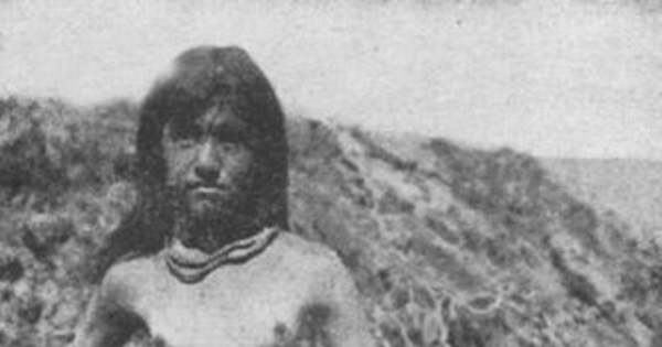 Mujer yámana, hacia 1920