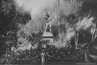 Parque de Lota con estatua de Caupolicán