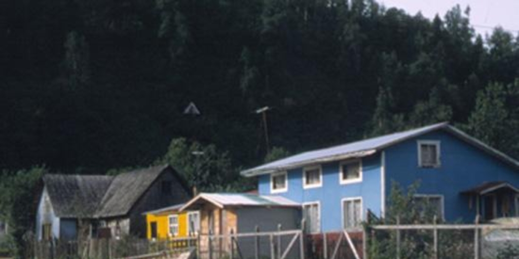 Calle de Puerto Cisnes, Aysén, 2001