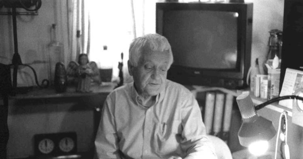 Miguel Arteche, hacia 2000