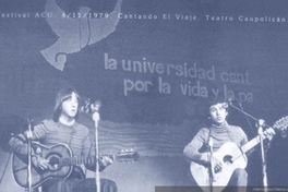 El dúo Schwenke y Nilo en el Caupolicán, durante un festival de la ACU en los años '70