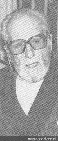 El escritor Arturo Aldunate Phillips en 1983