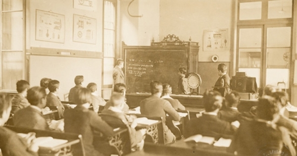 Alumnos en clases, Liceo nº 1 de Valparaíso, hacia 1900