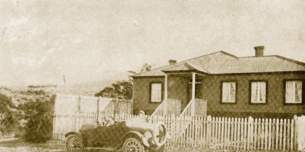 Casa del capataz de la Estancia Cerro Castillo, provincia Última Esperanza, Magallanes, 1920
