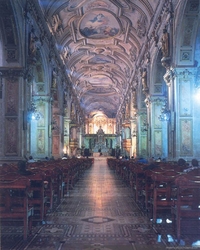 Interior de la nave central de la Catedral de Santiago, ca. 1995