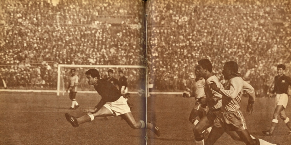 Remate de Armando Tovar en el partido Chile-Brasil, 13 de junio de 1962