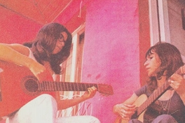 Isabel Parra y su hija Tita, 1973