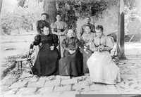 Grupo de mujeres, ca. 1898