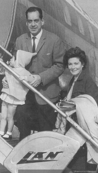 Tito Mundt junto a su esposa la actriz Kanda Jaque, y la hija de ambos