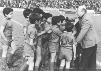 Homenaje a Julio Martínez realizado en el Estadio Santa Laura, ca. 1980