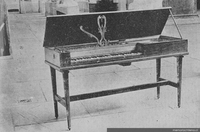 Uno de los primeros pianos llegados a Chile