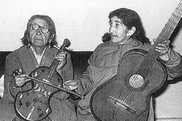 Ejecutantes de rabel y guitarra, Cueva de León, VII Región, ca. 1998