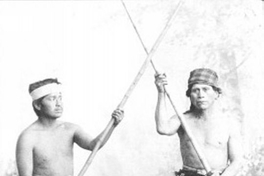 Lanceros mapuche en el estudio del fotógrafo, ca. 1890