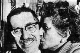 Néstor Meza Villalobos junto a su esposa Olga Lopehandía