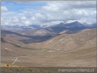 Carretera vehicular y camino Inca entre Inkaguano y Posada Huanca, I Región de Tarapacá