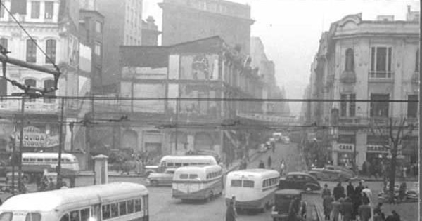 Calle Ahumada con la Alameda, Santiago, ca. 1942