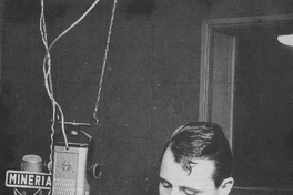 Ricardo García en "Discomanía" de Radio Minería, ca. 1957