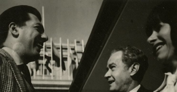 Vargas Llosa junto Juan Rulfo