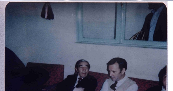 Jorge Teillier conversando con Rolando Cárdenas, 13 de octubre de 1987
