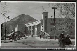 Escuela de Derecho de la Universidad de Chile, ubicada en calle Santa María con Pío Nono, 1960