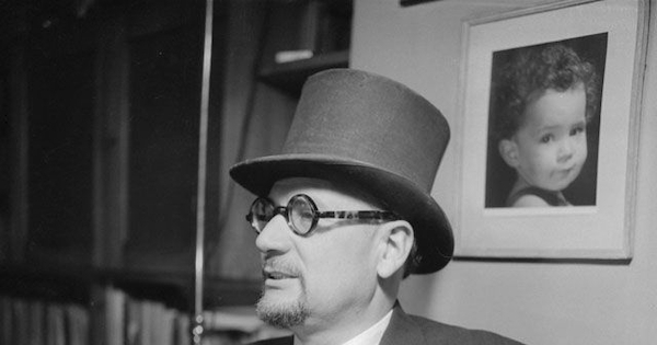 Retrato de perfil de Antonio Romera con sombrero de copa, 1966