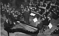 Juan Lémann con la Orquesta Sinfónica de Viña del Mar, dirigida por Isidor Handler, 1957