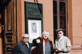 Juan Lémann con los pintores Reinaldo Villaseñor y Sergio Montecinos, 1992