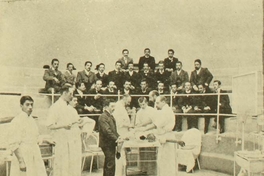 Dr. Manuel Barros Borgoño en su operatorio de San Vicente de Paul