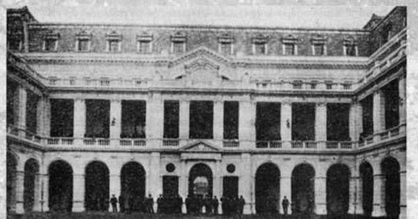 Patio para los cursos de matemáticas en el Palacio Universitario inaugurado el 15 de abril de 1914