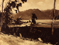 Paisaje en los alrededores de Puerto Montt, Chile al día (1915-1920).