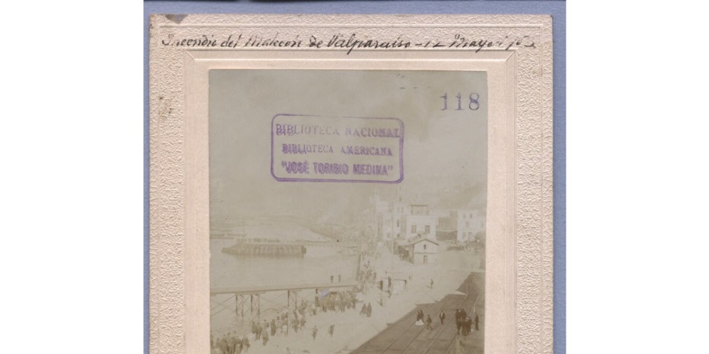 [Vista del malecón de Valparaíso, del incendio del 12 de mayo de 1903] [fotografía].