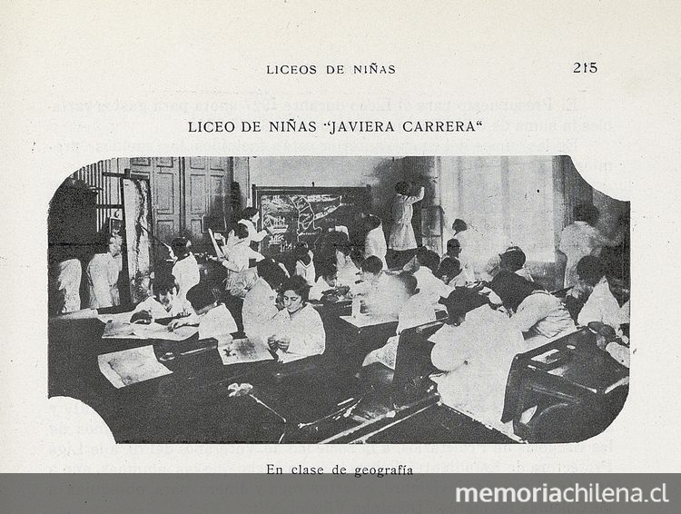 Pie de Foto: Liceo de Niñas Javiera Carrera, en clase de geografía, c. 1927
